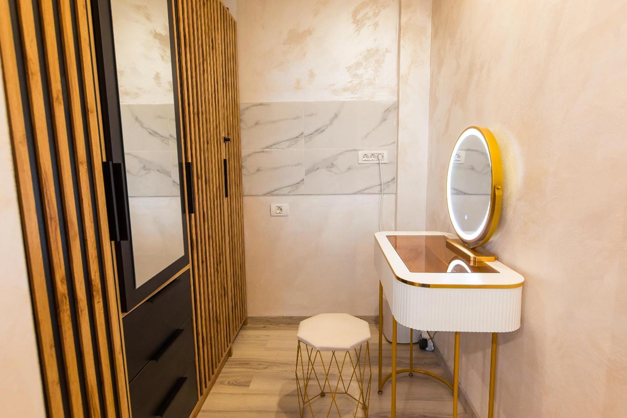 Royalty Apt With City Views On Calea Victoriei Bucureşti Exterior foto