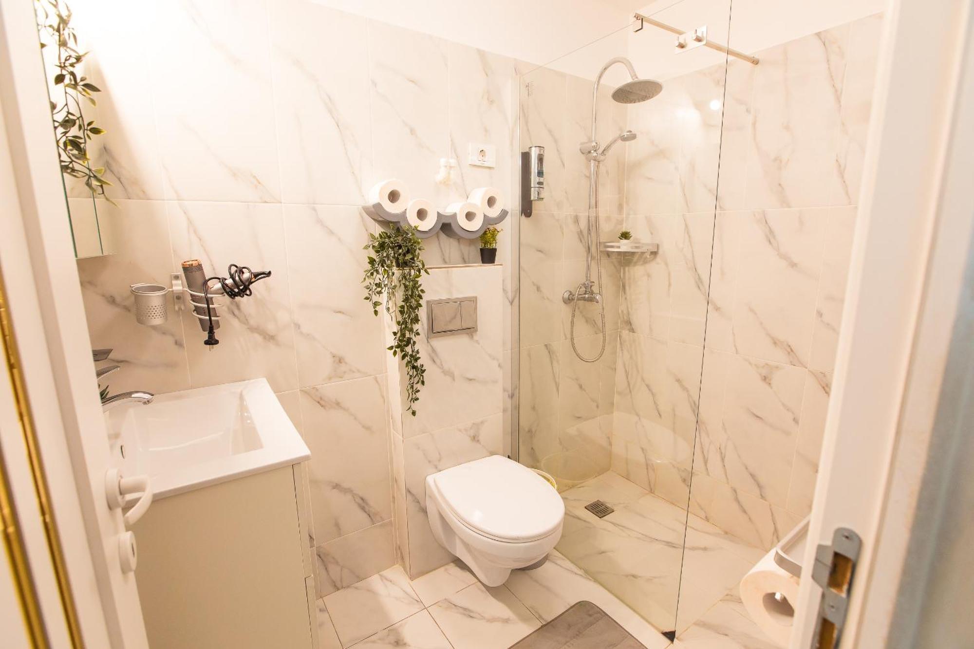 Royalty Apt With City Views On Calea Victoriei Bucureşti Exterior foto