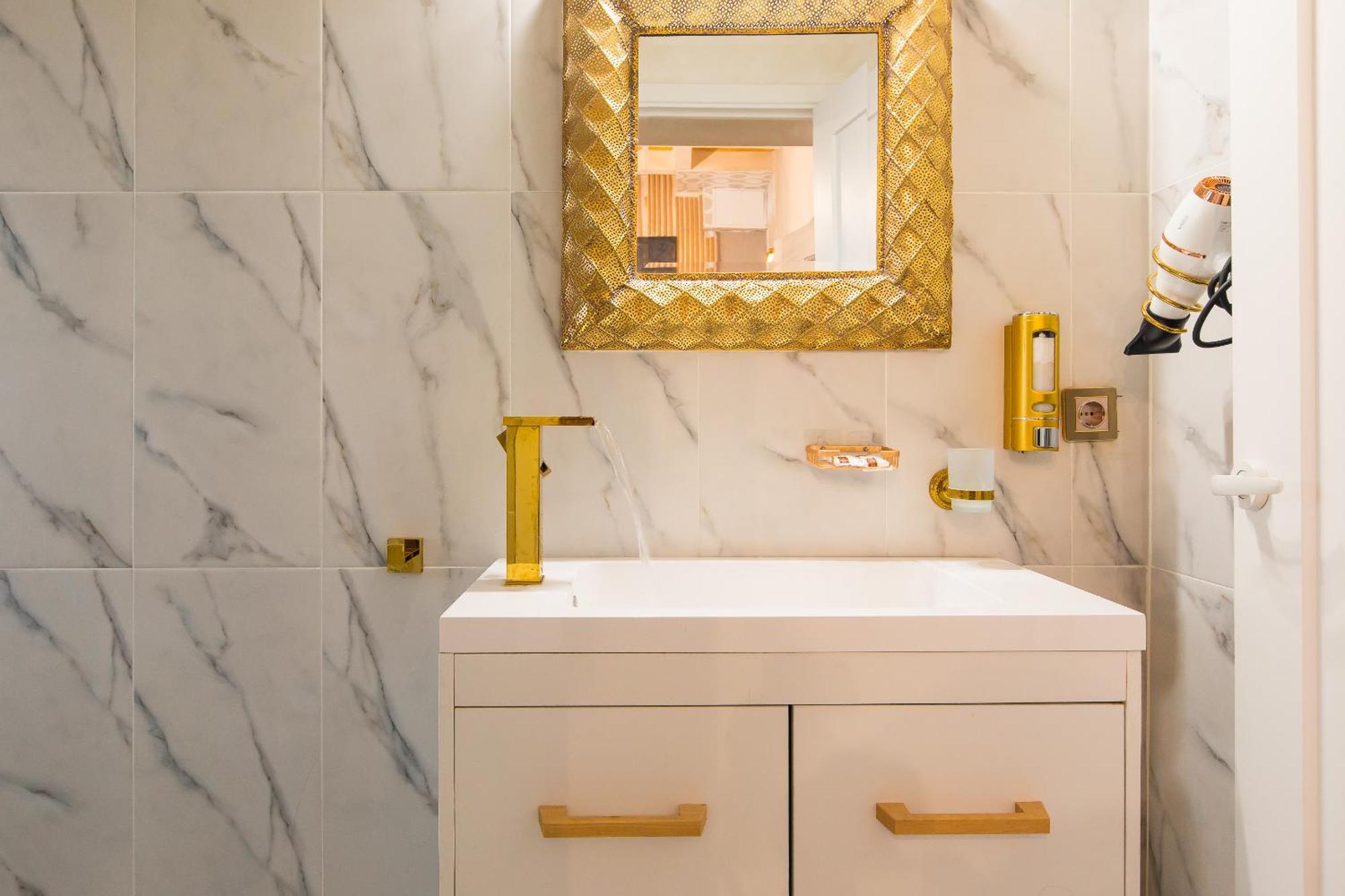 Royalty Apt With City Views On Calea Victoriei Bucureşti Exterior foto
